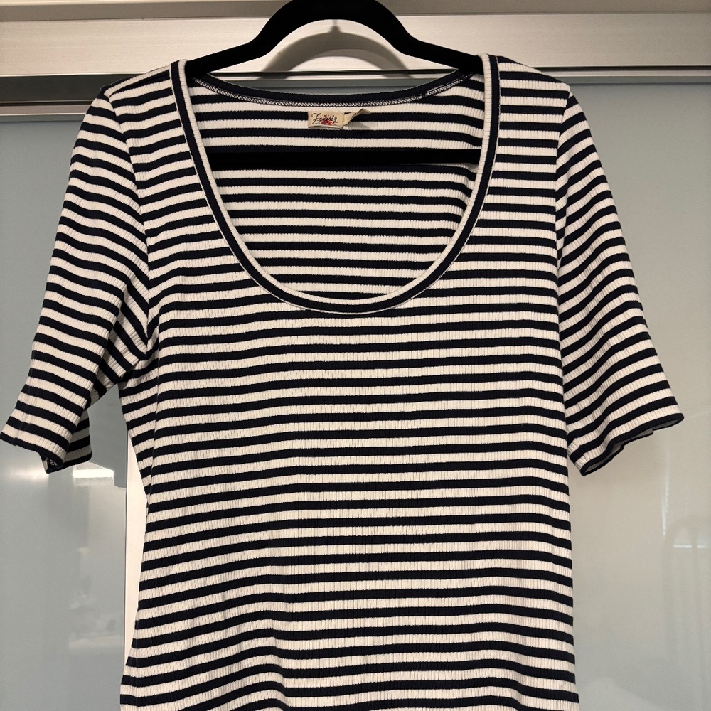 Faherty Ribbed Blue & White Striped 3/4 Sleeve Shirt – NWOT